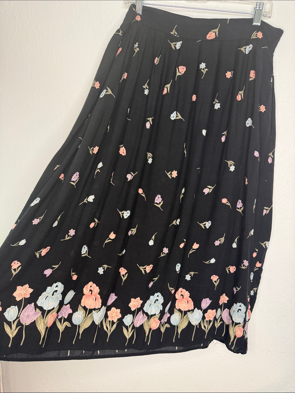 Black Floral Midi Skirt - Elegant Pleated Design